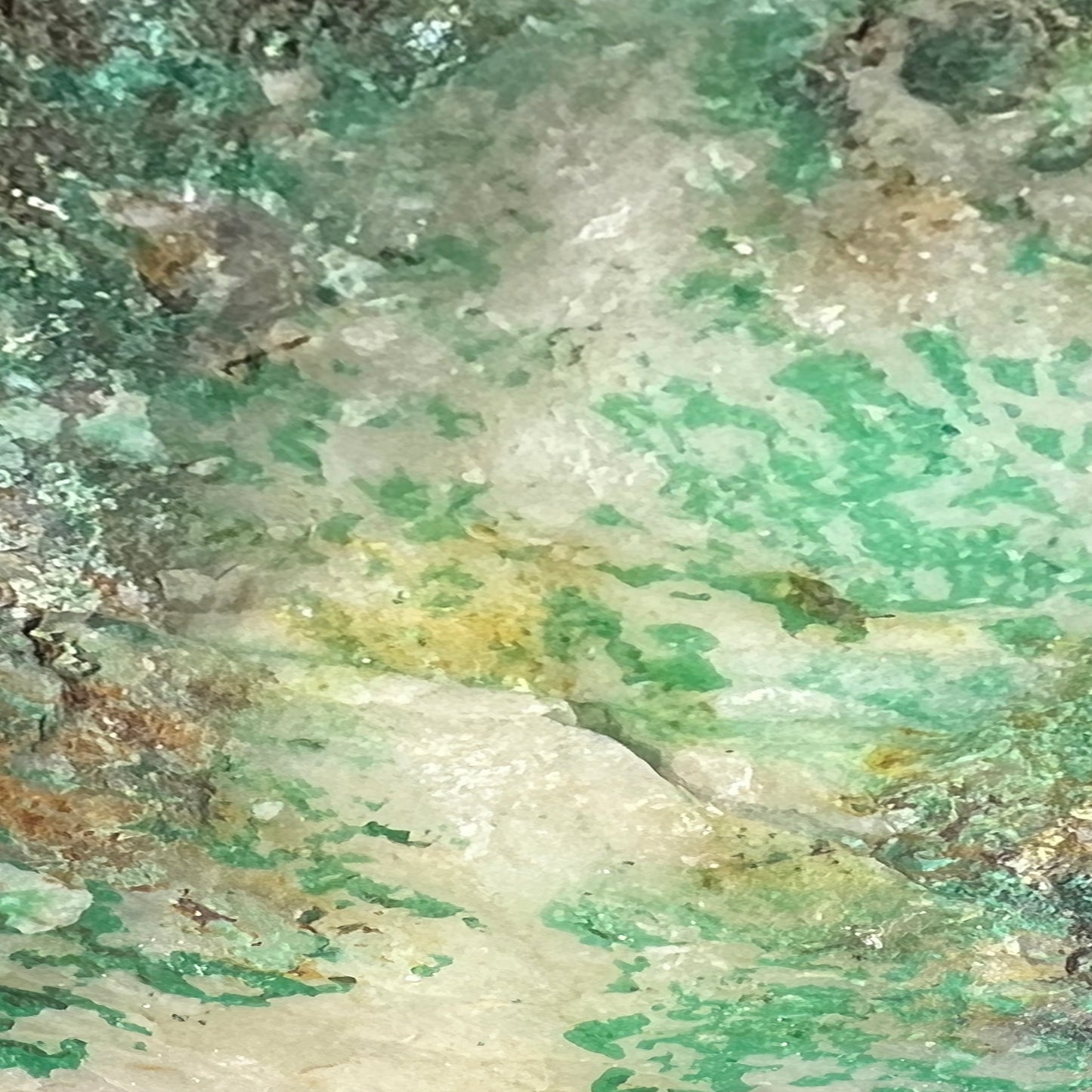 Beanie: Malachite, on quartz, North Carolina, USA, Original Color