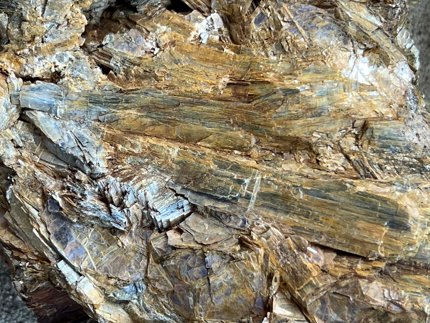 Blanket: Kyanite, Fluorescent, , Black Mountain, North Carolina, Original Color-LW UV